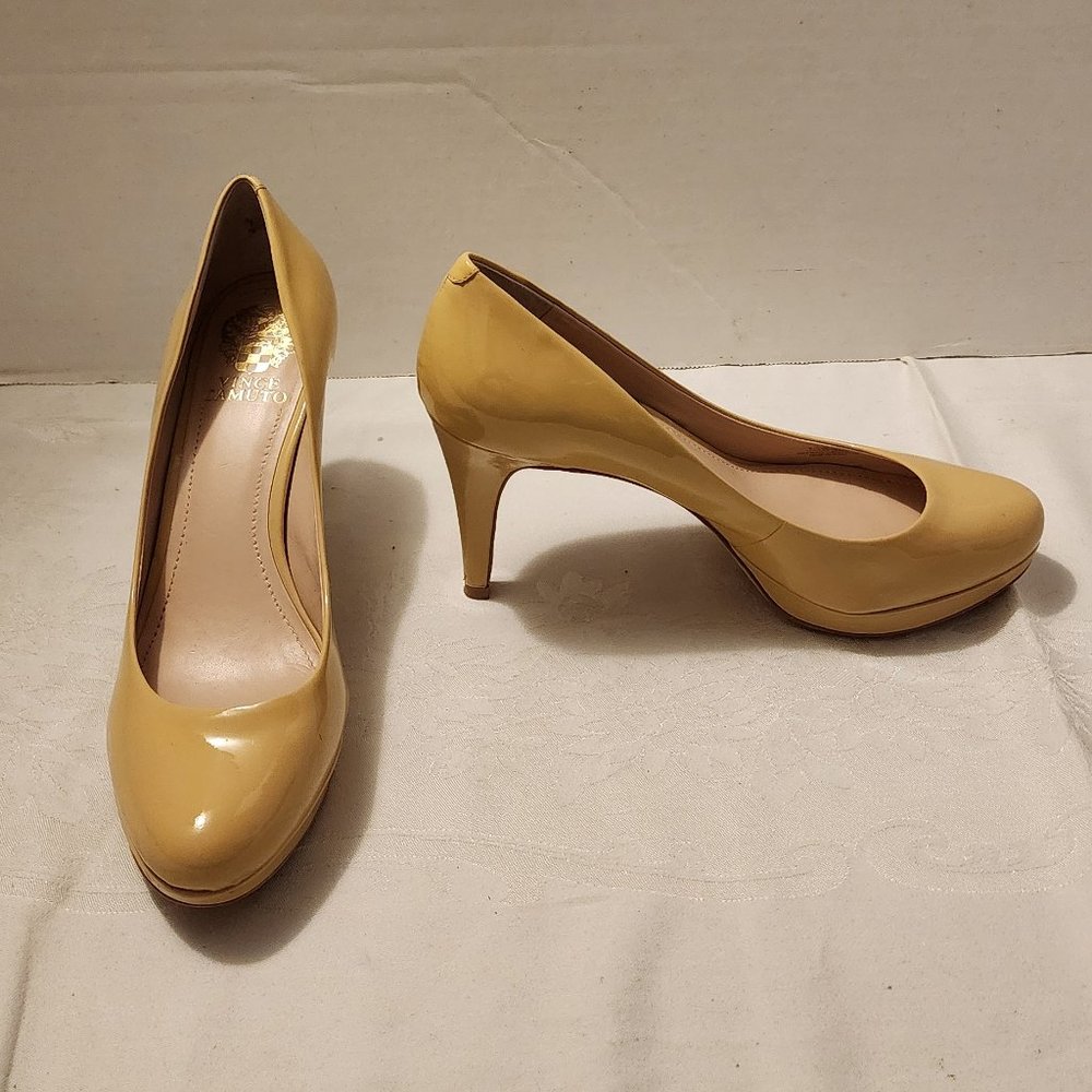 Size 8.5 Vince Camuto Pale Cream Patent Leather Heels Like New! 3.50" High Heel